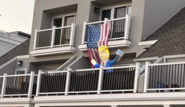 Taxing the rich, Long Beach flag dispute