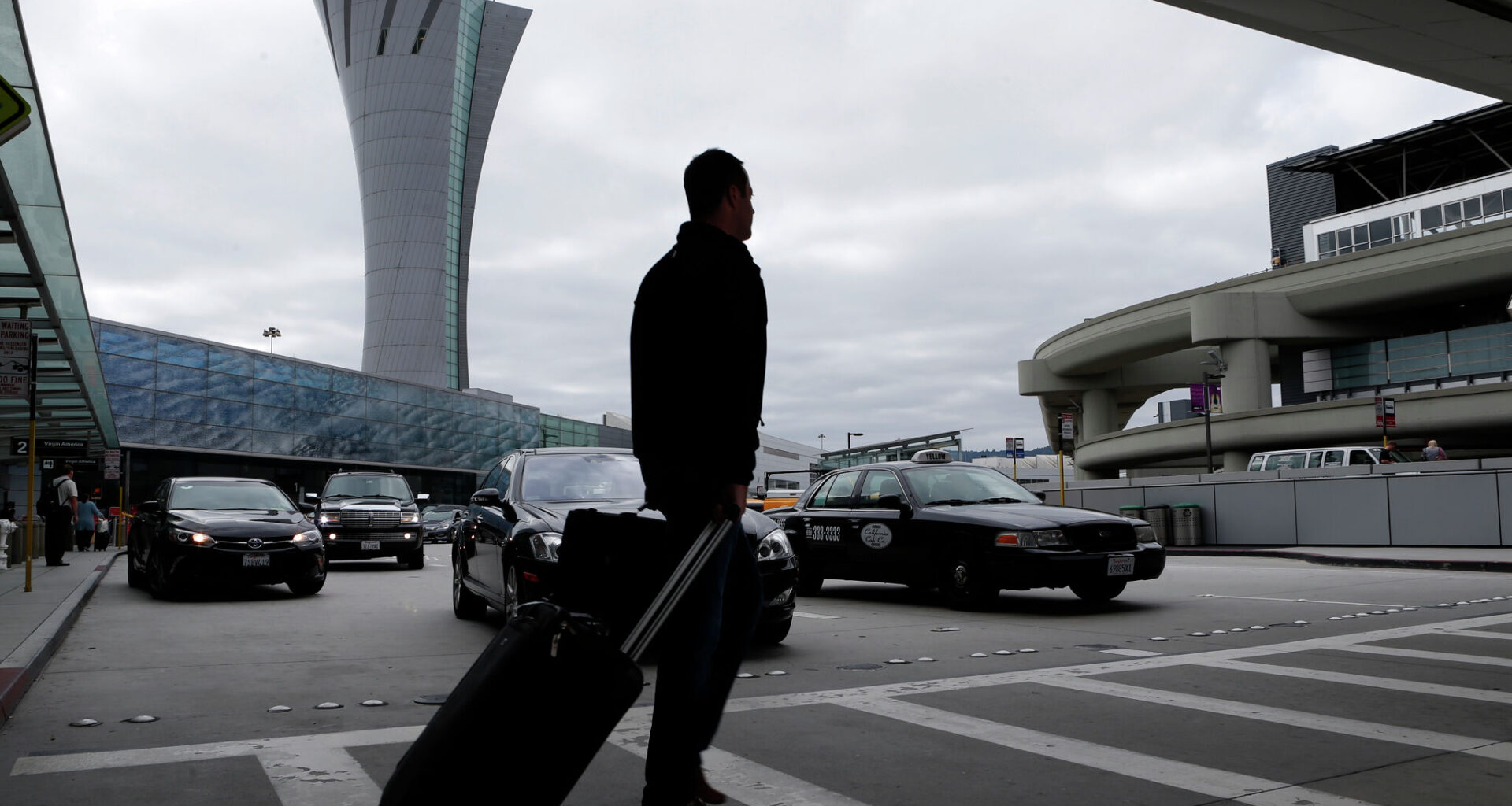 More than 300 SFO flights delayed as low clouds slow arrivals