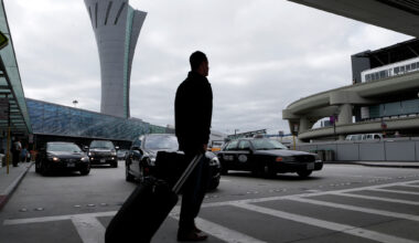 More than 300 SFO flights delayed as low clouds slow arrivals