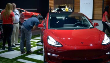 In California, Tesla Does What No Other American Car Maker Can Do