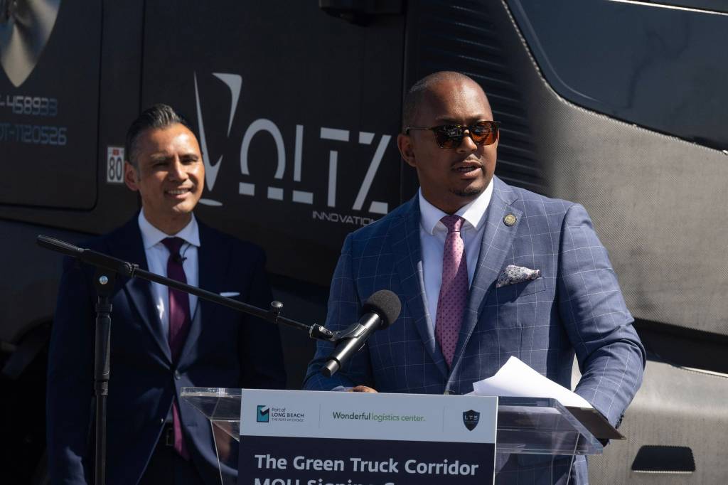 Port of Long Beach signs agreement for Green Truck Corridor – Daily Breeze
