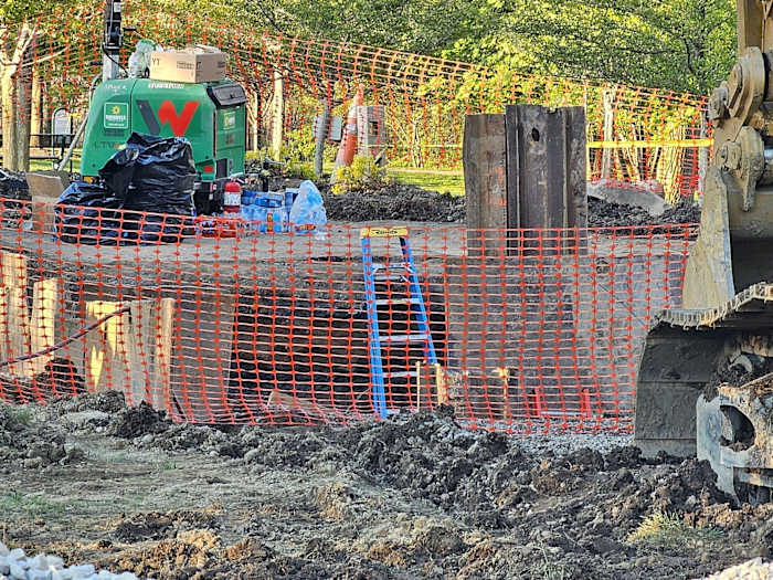 Oakland County residents line up for water as main break repair continues