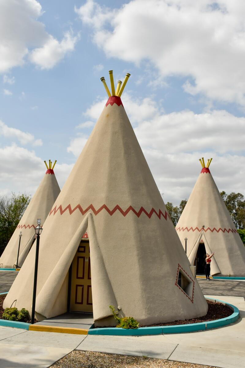 The Cozy Cone is based on the real-life Wigwam Motels.