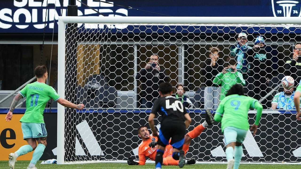 Osaze De Rosario's goal in 89th minute helps Sounders beat Earthquakes 3-2