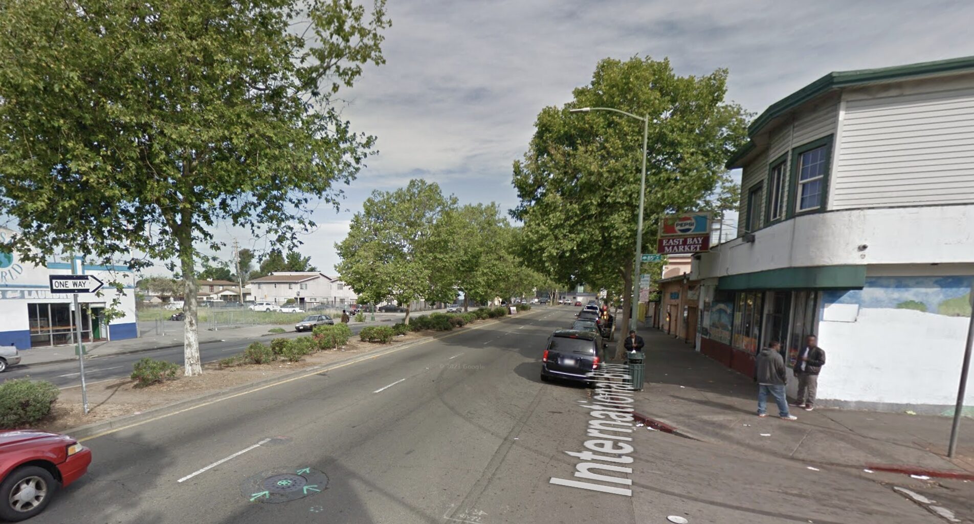3 killed, more injured after driver crashes into crowd in Oakland
