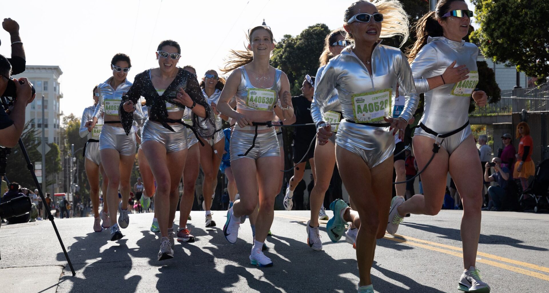 Bay to Breakers draws thousands of costumed runners to S.F. streets 