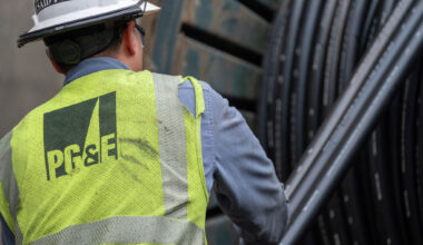 More than 30,000 PG&E customers without power
