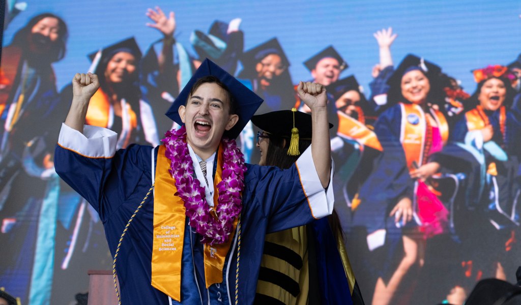 More than 10,000 set to walk in Cal State Fullerton commencement ceremonies this week – Orange County Register