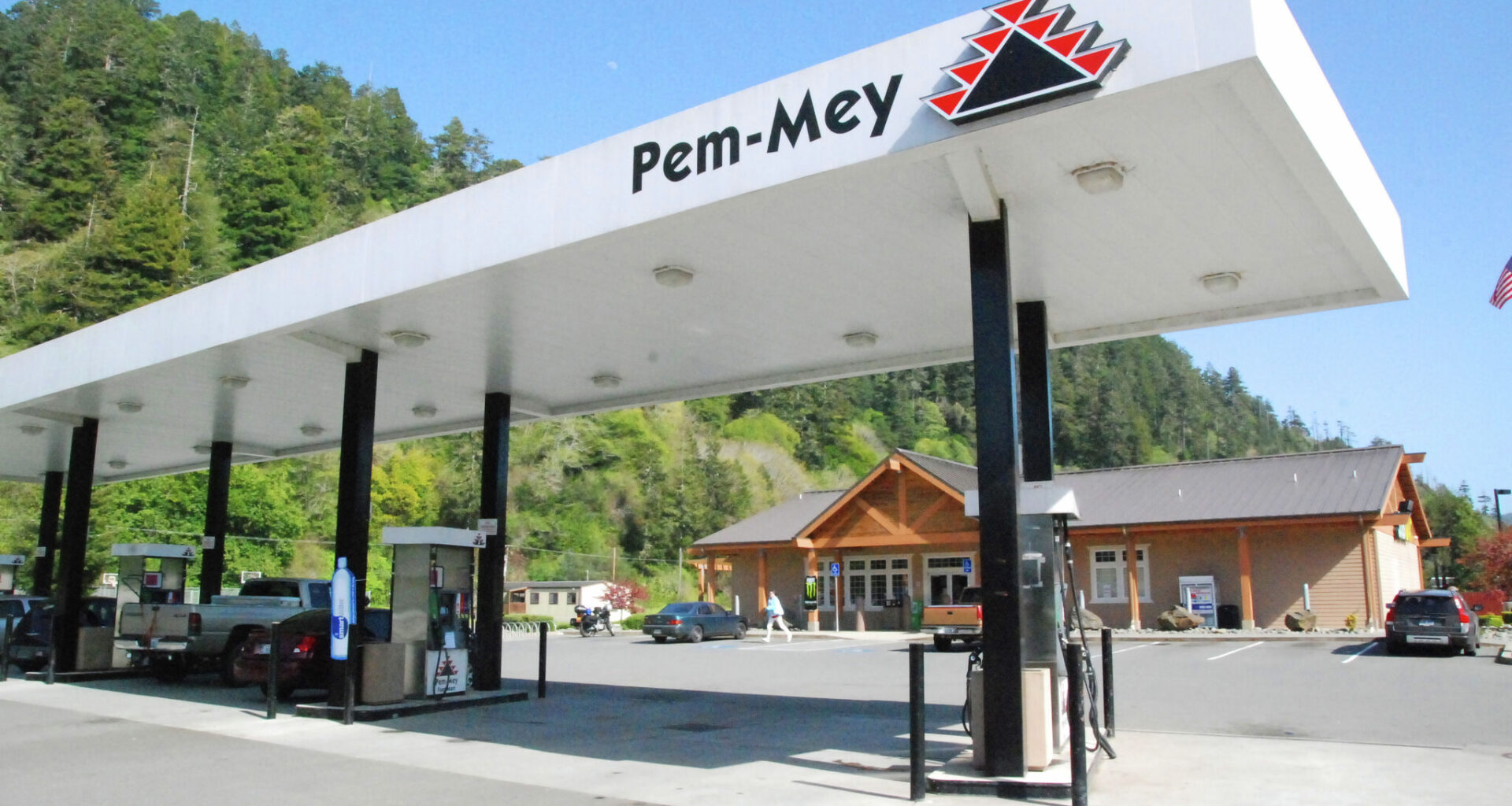 These 55 fuel stations let you circumvent California's high gas prices