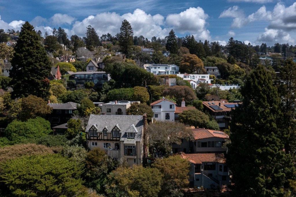 To sell a home in this Bay Area city, it must be climate friendly – The Mercury News
