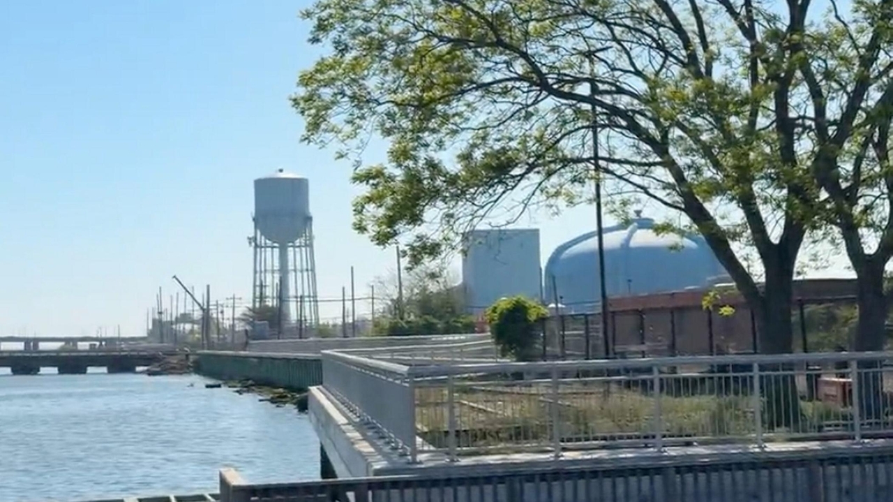 Thousands of gallons of partially treated Long Beach sewage spills into Reynolds Channel