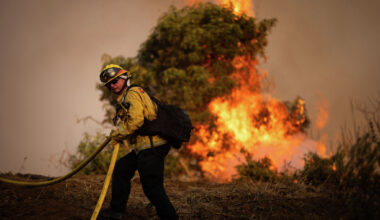 California’s Sandy Fire burns close to former nuclear site