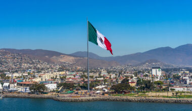 Calif. fugitive charged with murder found in Mexico with his children