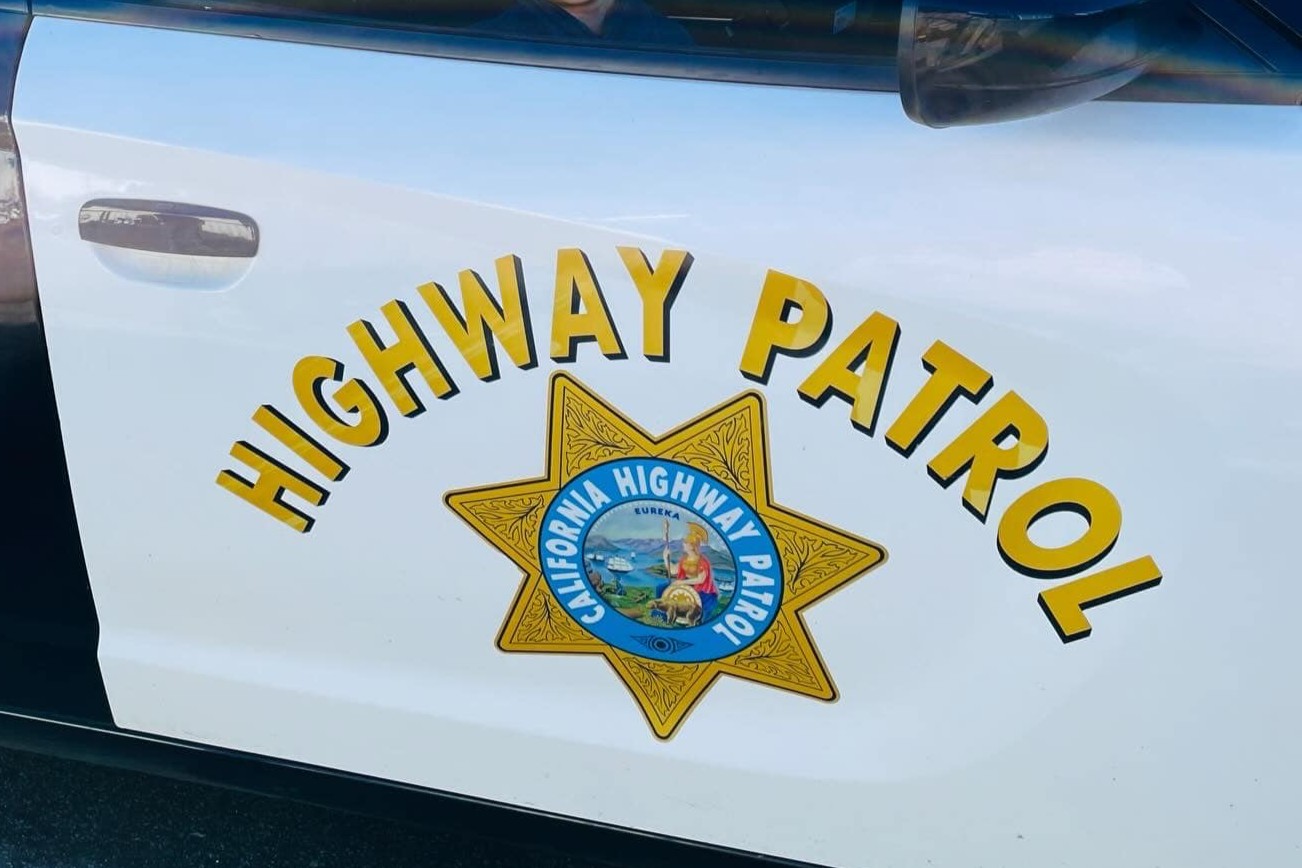 Bay Bridge crash near Oakland blocks one lane, CHP says