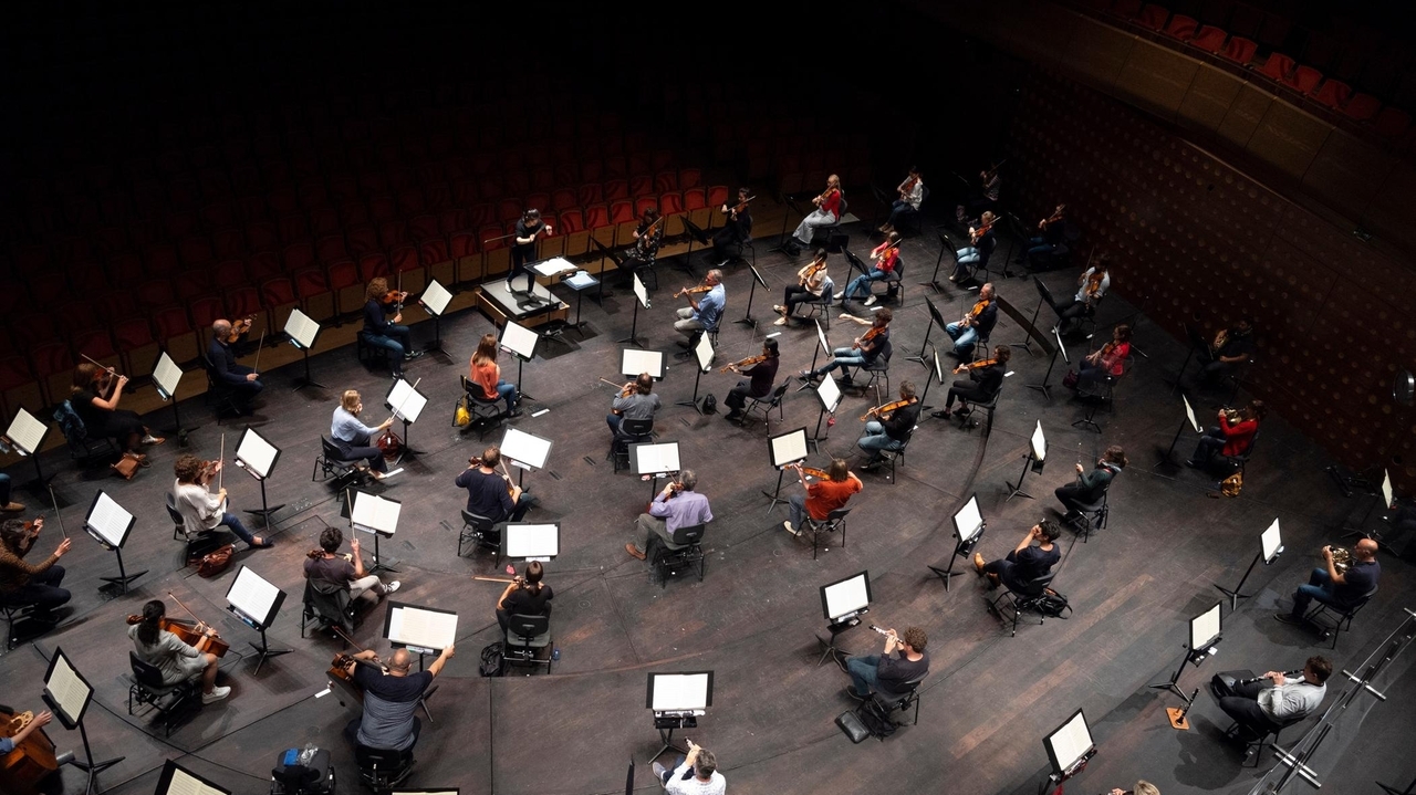 Elim Chan hired as San Francisco Symphony's first female music director