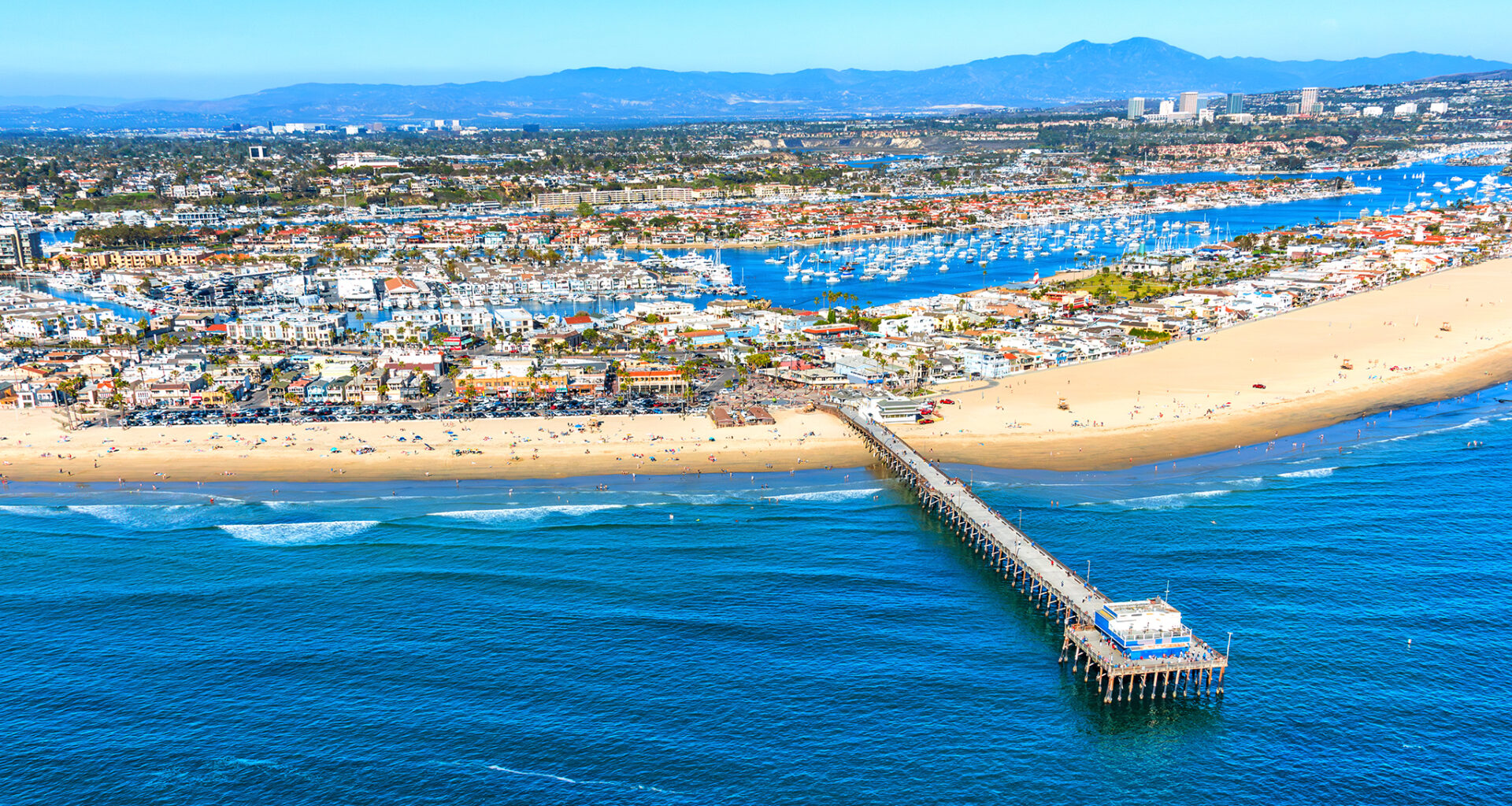 Ultrawealthy California town starts up summertime beach trolley