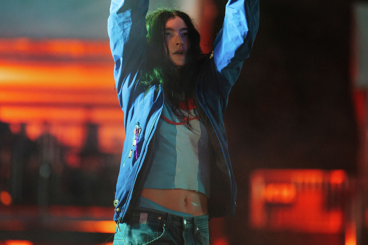 BottleRock headliner surprises crowd by dropping her jeans