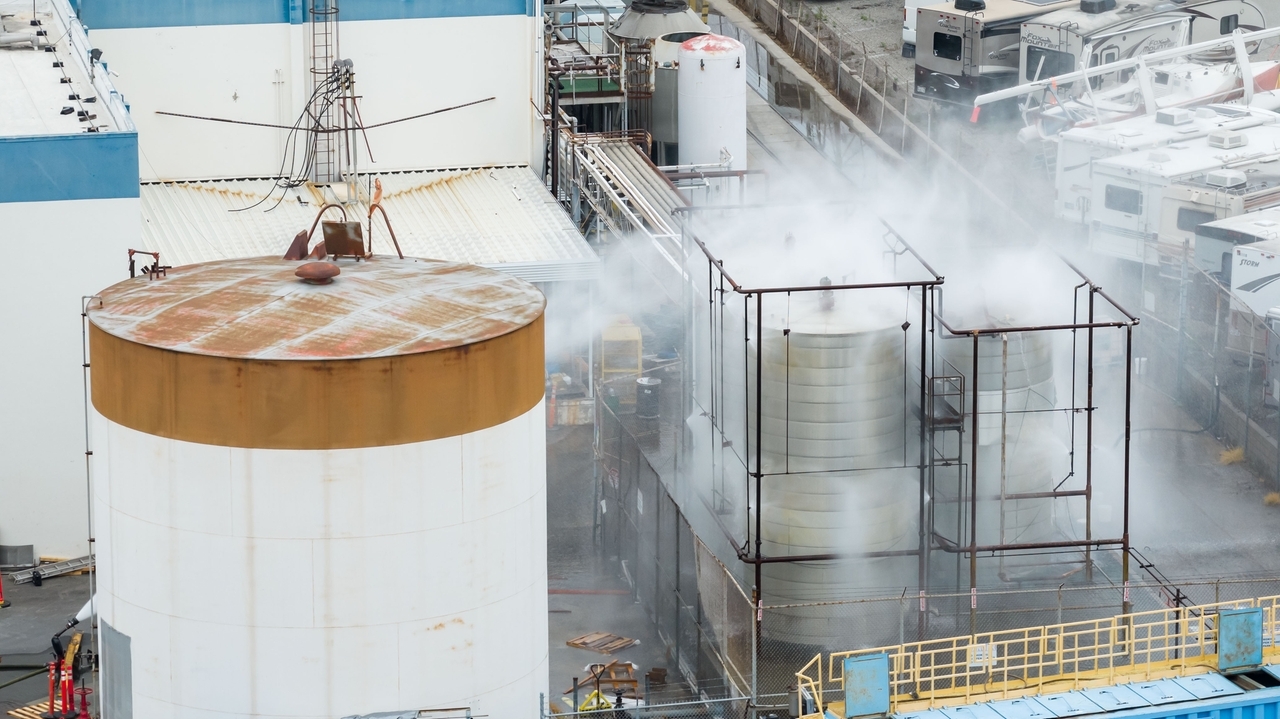Southern California officials trying to prevent explosion or leak from damaged chemical tank