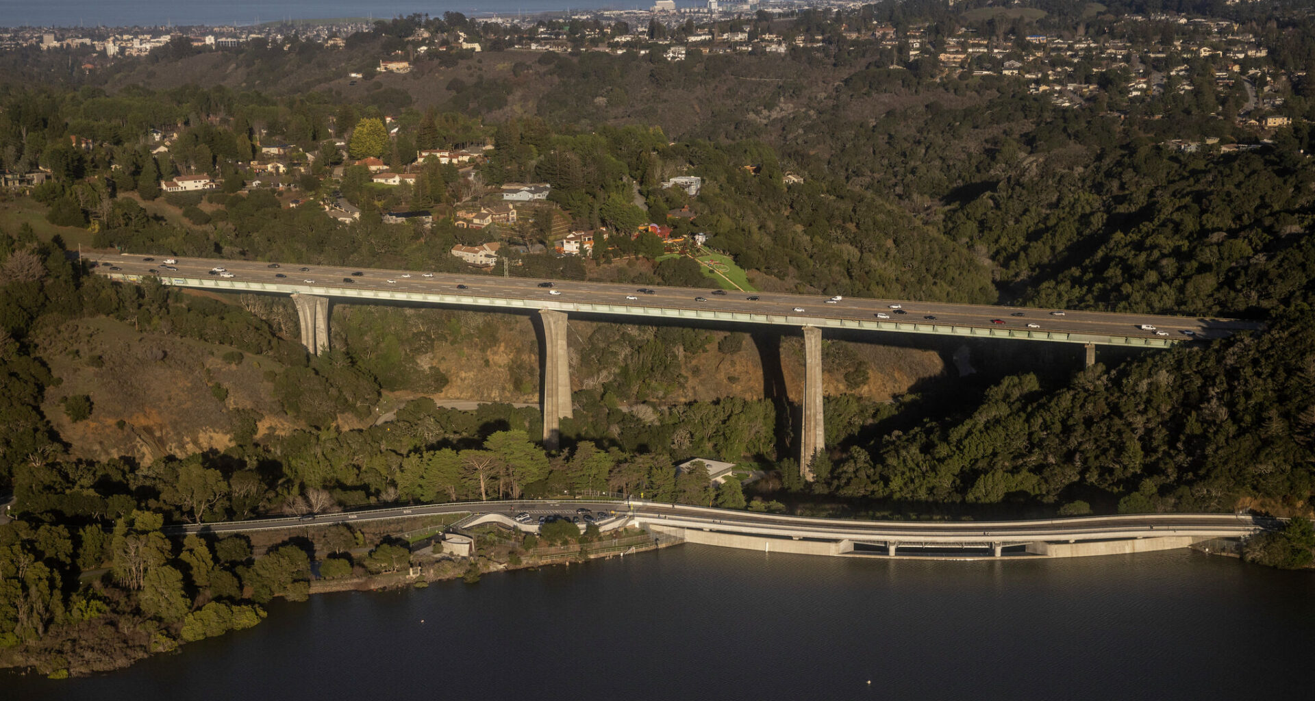Brush fire blocks I-280 lane in San Mateo County