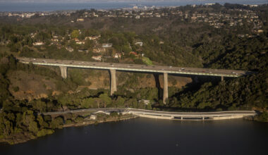 Brush fire blocks I-280 lane in San Mateo County