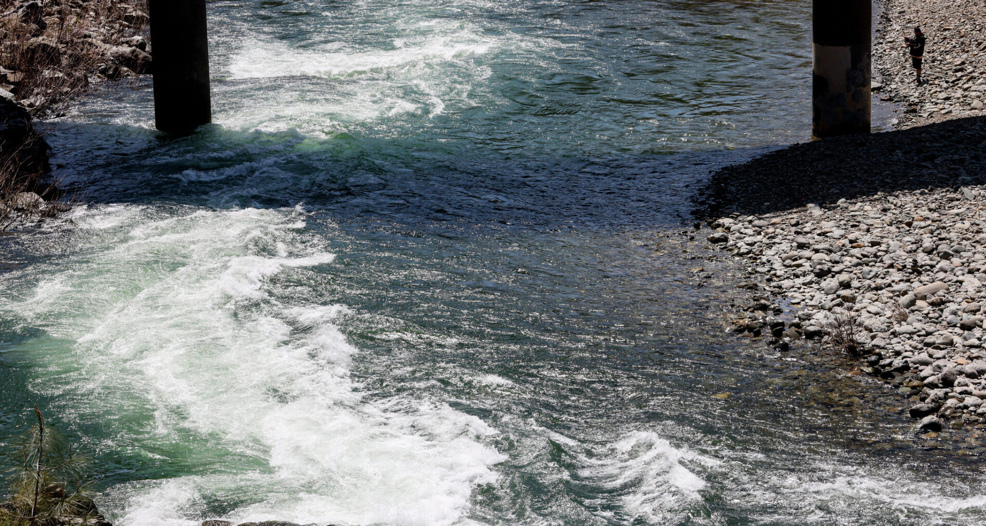 1 killed, 3 injured after SUV plunges into American River