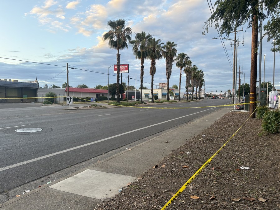 Deadly crash closes Stockton Boulevard in Sacramento