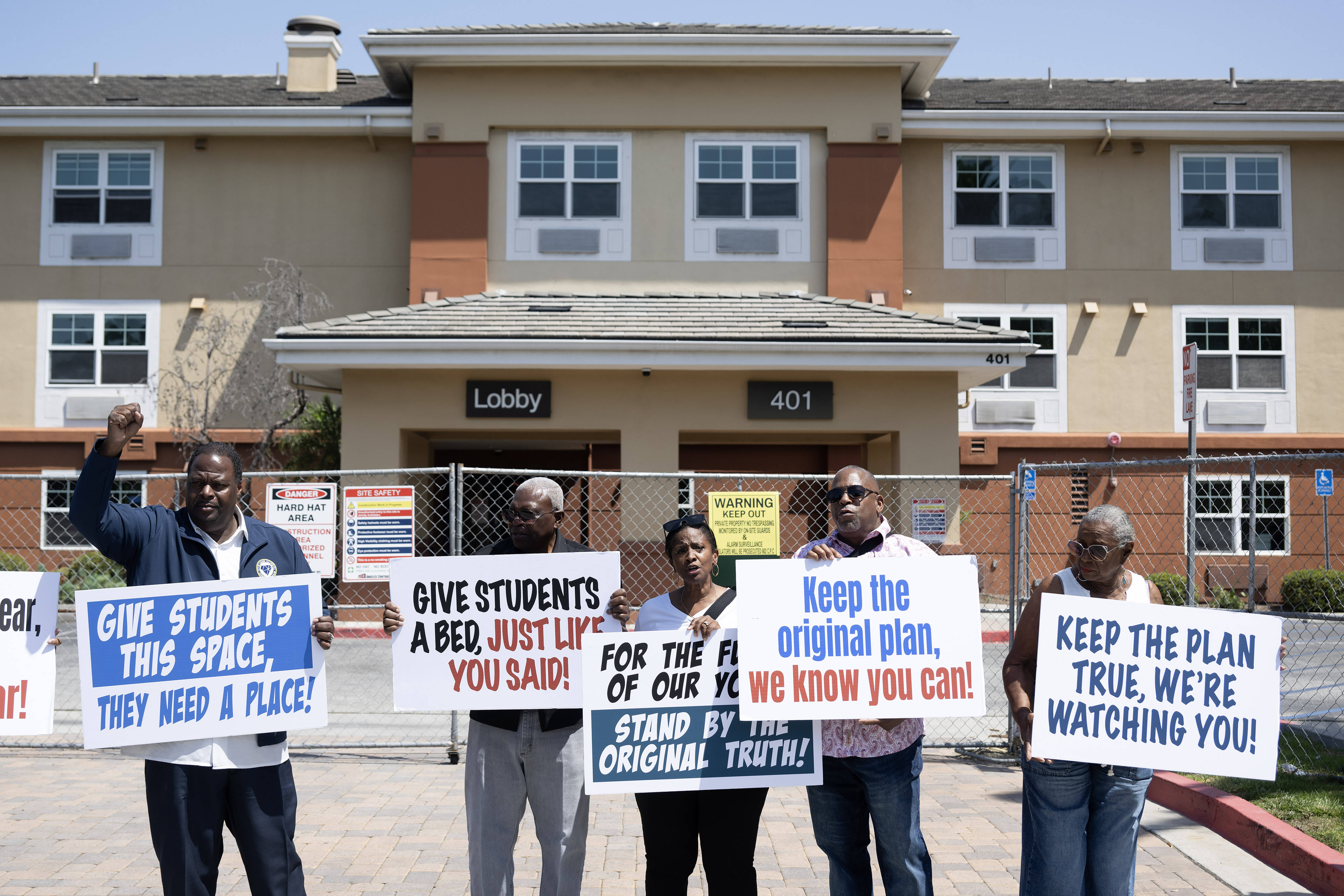 The City of Carson hosts a special meeting and march...