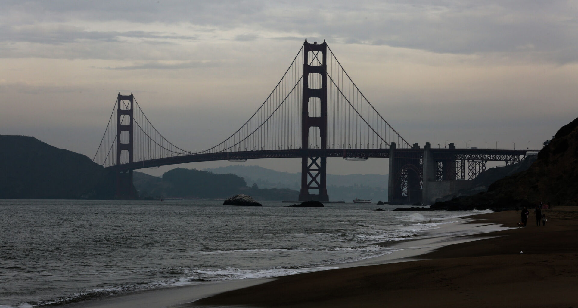 Sneaker wave warning in Bay Area after fisherman swept away in SF