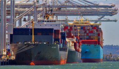 Oakland exports lead imports in April