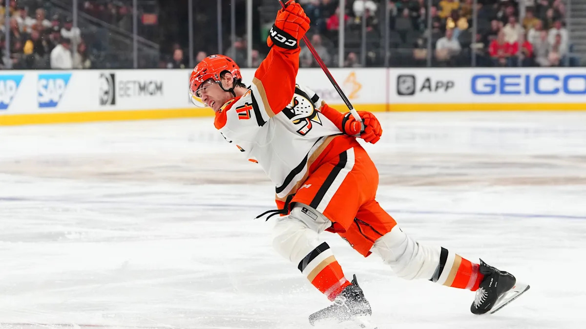 Ducks beat Golden Knights 3-1 and send series back to Anaheim at 1-1
