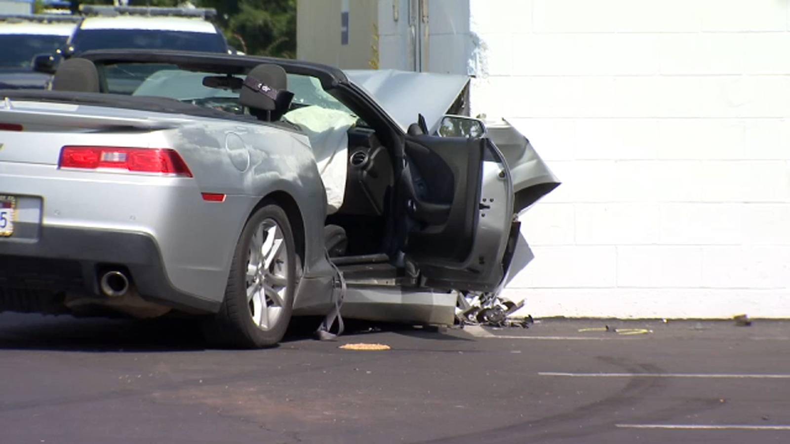 Man arrested, girl hospitalized after crashing into wall in Clovis, police say