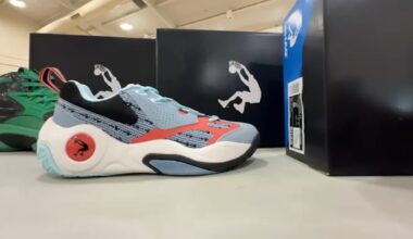 Shaquille O'Neal donates sneakers to Bullard High School students