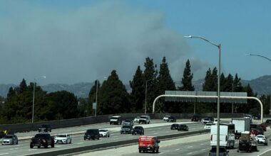 Fast-growing brush fire in Southern California threatens homes :: WRAL.com
