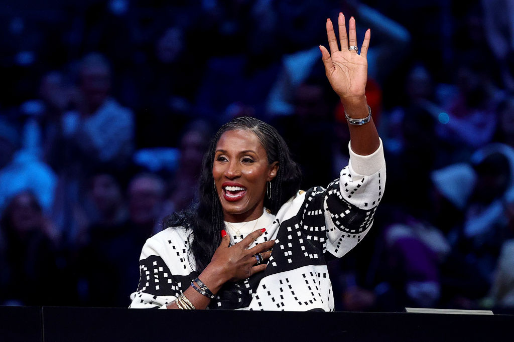 Lisa Leslie to be honored with statue outside Los Angeles arena