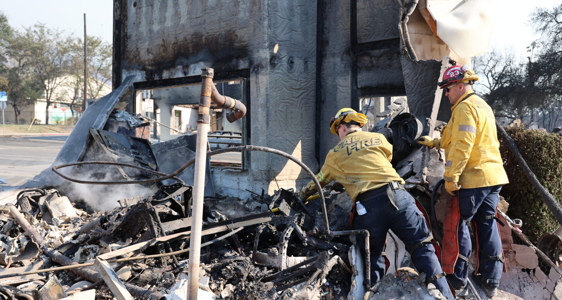 California Governor Seeks Extension of FEMA Funding for LA Wildfire Victims