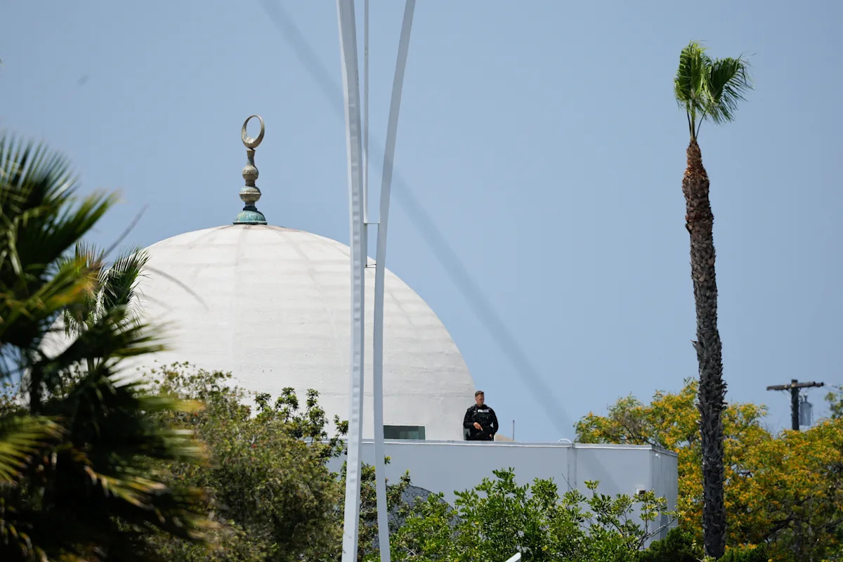 San Diego mosque shooting: 5 dead, including 2 suspects, police say