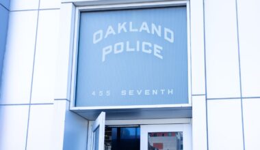 Oakland police shoot driver during early morning traffic stop