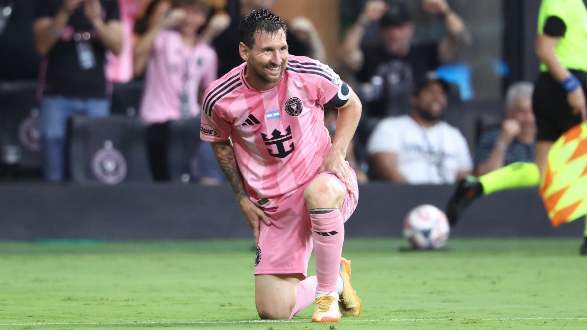 Messi joins World Cup injury concerns just weeks before kickoff – NBC Los Angeles