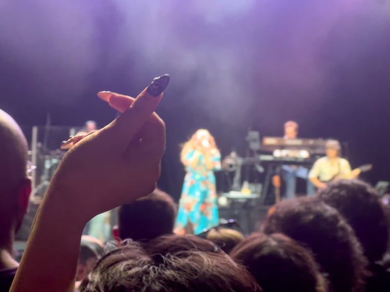 Heart symbol with fingers