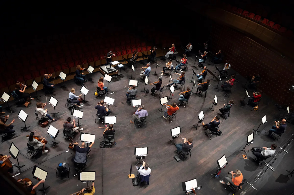 Elim Chan hired as San Francisco Symphony's first female music director