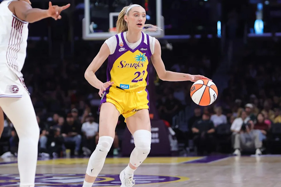 Los Angeles Sparks center Cameron Brink (22) dribbles the basketball during a WNBA game against the Toronto Tempo on May 17, 2026 in Los Angeles, CA.