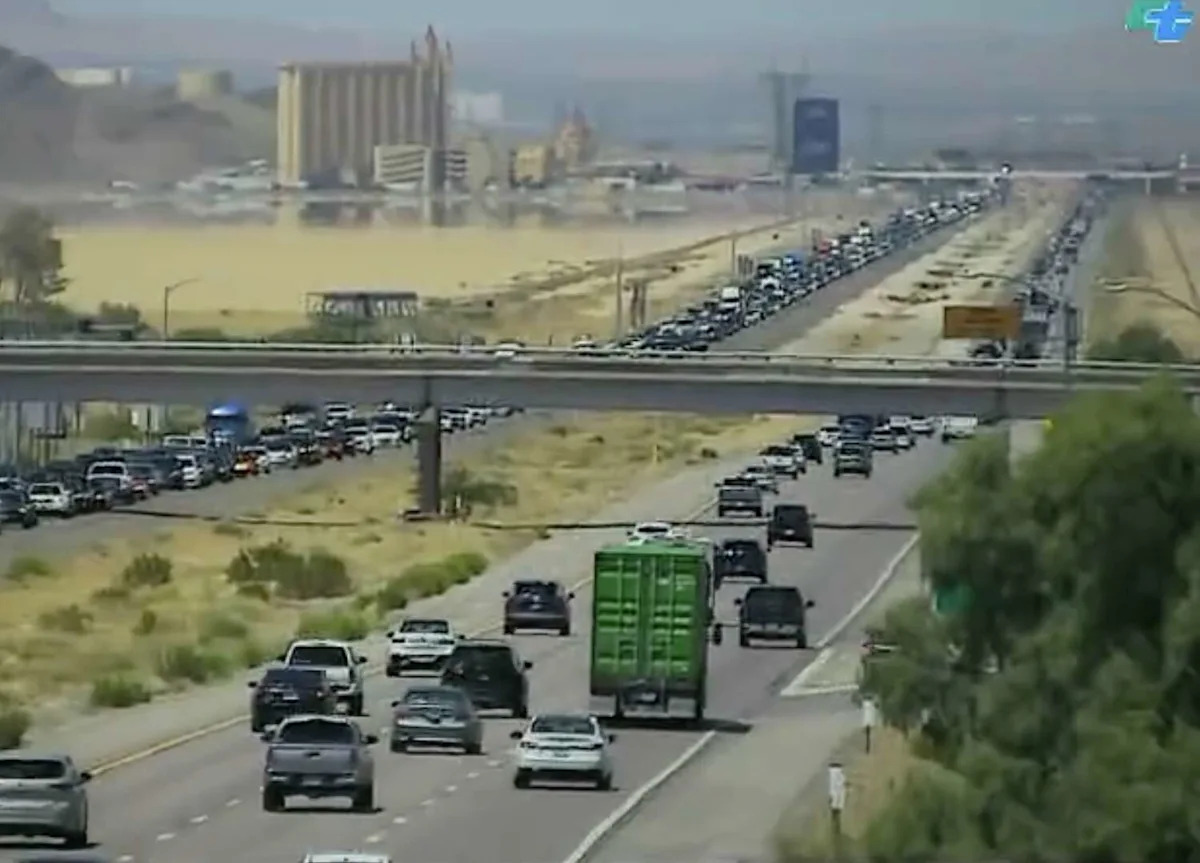 Traffic gridlocked for miles along I-15 on California-Nevada border