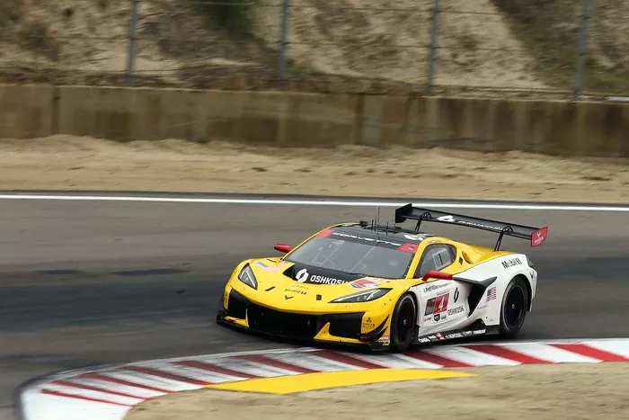 #4 Corvette Racing by Pratt Miller Motorsports: Tommy Milner, Nicky Catsburg