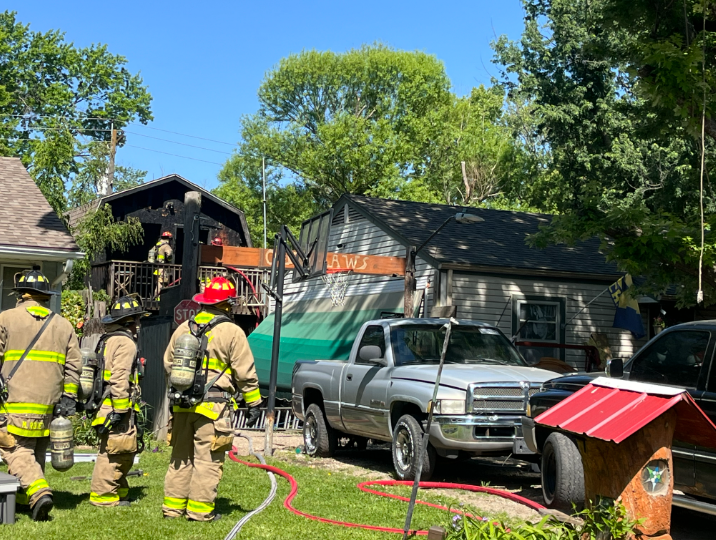 Topeka firefighters respond to fire in Oakland
