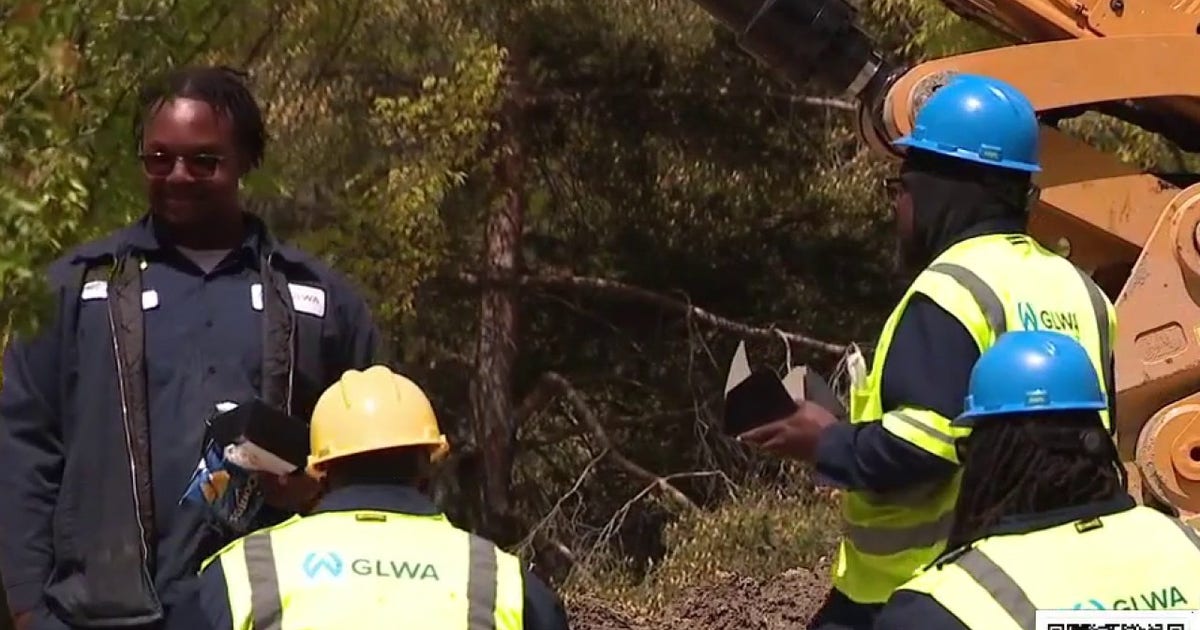 Oakland County residents show their appreciation to GLWA workers amid water main repairs