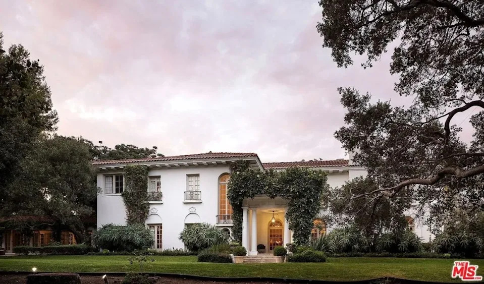 While much is made of the home’s impressive Hollywood history, the listing features little to no information about the changes that Jolie has made to the dwelling since moving in nearly 10 years ago. Andrew Bramasco / Realtor.com