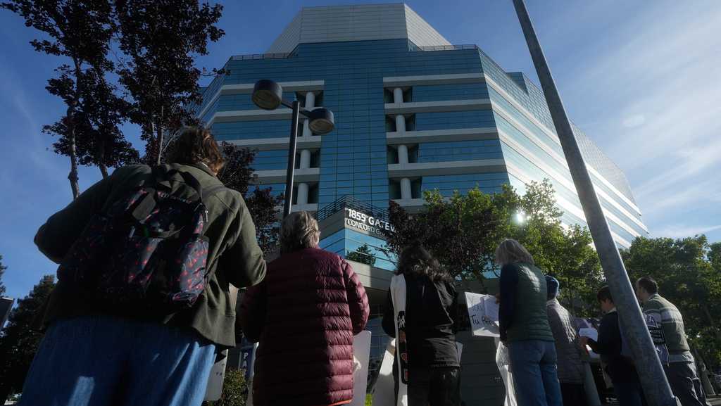 San Francisco immigration court shuts down after purge of judges, leaving asylum cases in chaos
