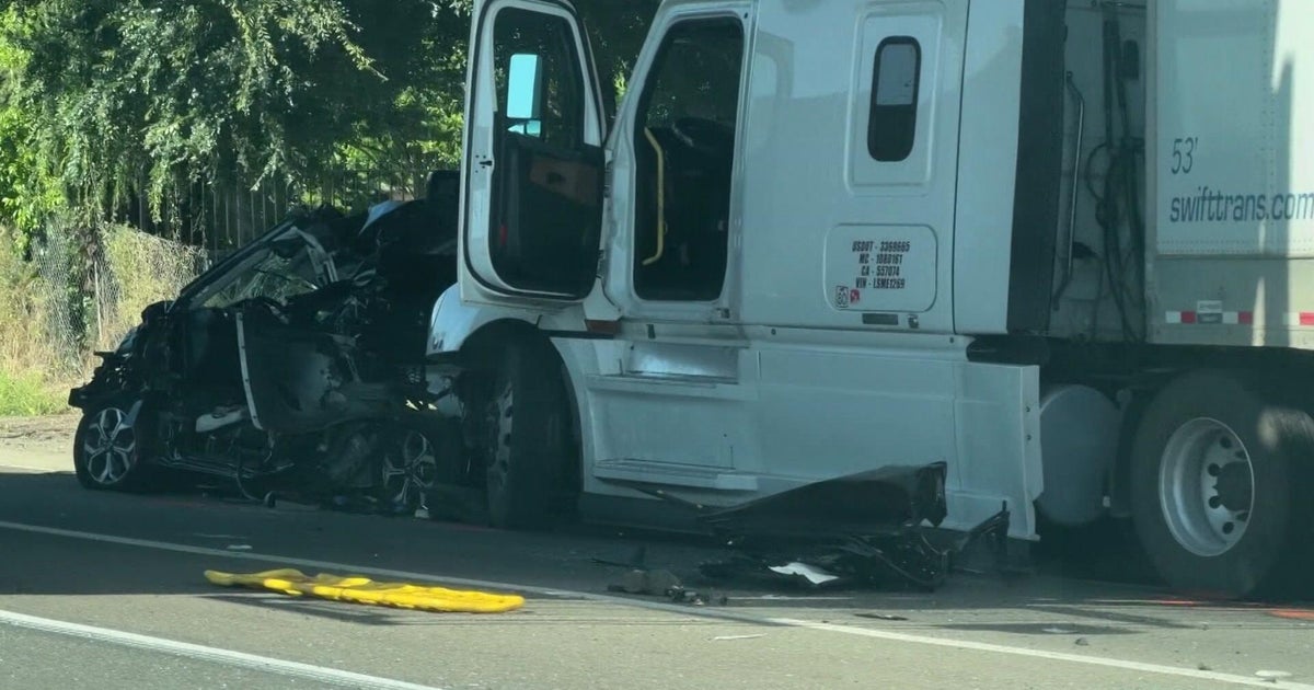 Big rig driver arrested in Lodi after crash on Highway 99 leaves 2 dead, 5 injured