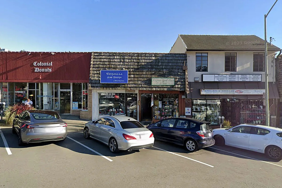 Oakland bookstore to close after more than 2 decades