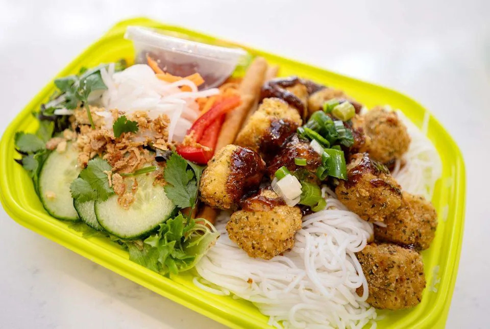 The night market crispy tofu noodle Bowl at Buddha Bowls & Rolls in Sacramento is ready to serve on March 13, 2025.